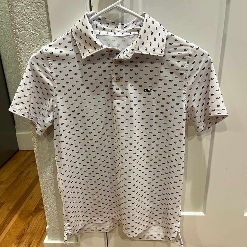 Vineyard Vines Boys' Printed Sankaty Polo with red, white and blue whales.